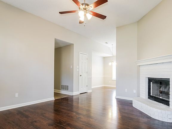 5th image of 180 Country Place Dr