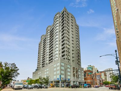 600 N Dearborn St APT 1006, Chicago, IL, 60654