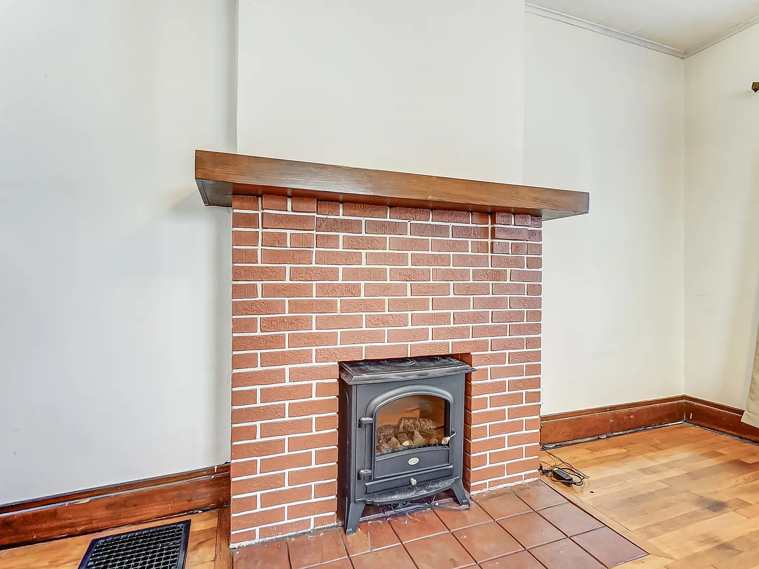 2 bed, 1100 sqft, $1,000 — Photo 4