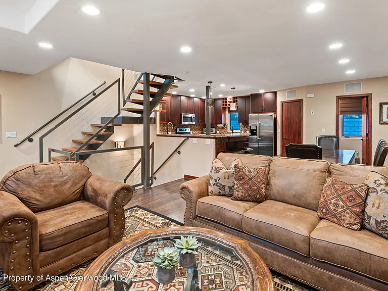 650 S Monarch St #4 — Photo 6