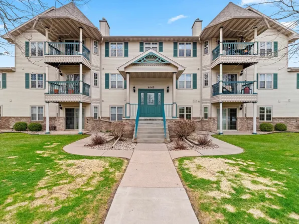 W6143 Victorian Dr APT 15, Appleton, WI 54915