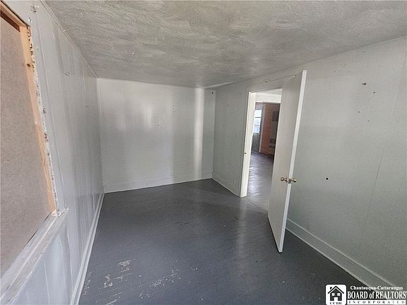 2nd image of 111 W Main St