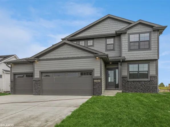 14221 N Valley Dr, Urbandale, IA 50323