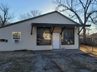 505 9th St, Monett, MO 65708