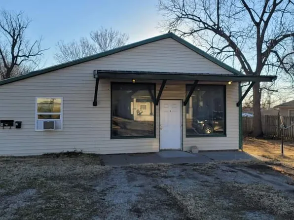 505 9th St, Monett, MO 65708