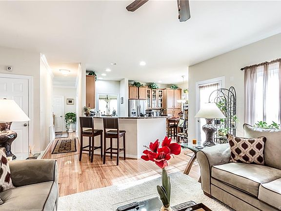 4th image of 9055 Salient Ln
