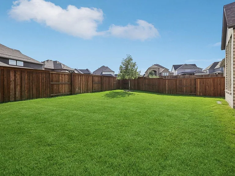 3870 Verona St — Photo 33