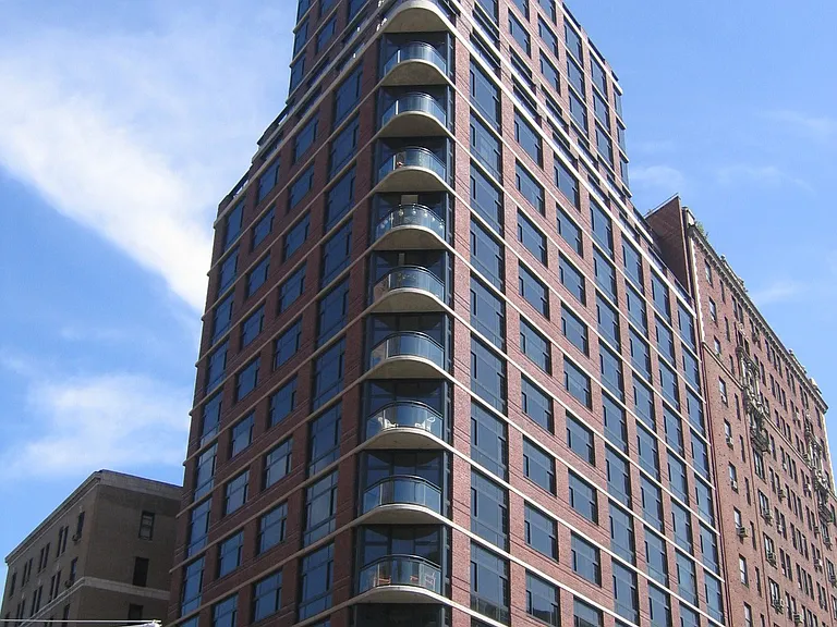 272 W 107th St #4D — Photo 15