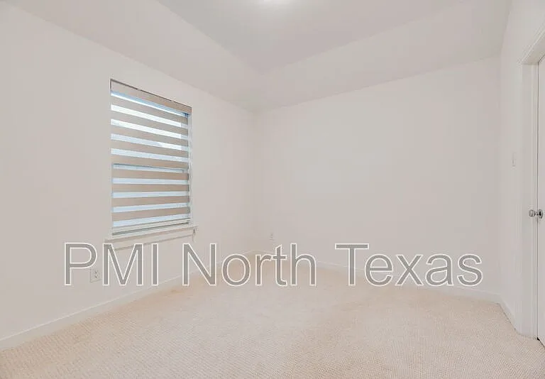 3926 Stars St — Photo 10