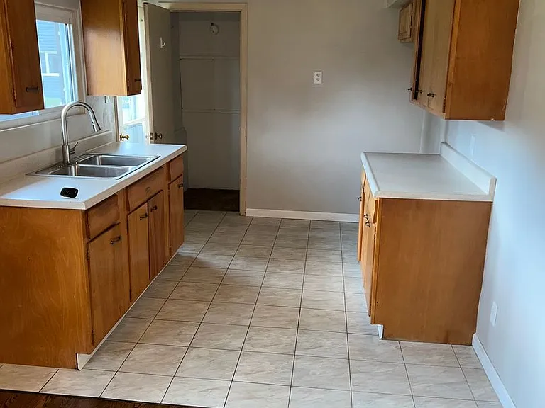 916 Hornick St — Photo 25