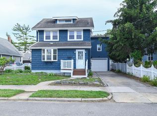 48 Washington Ave, Lynbrook, NY 11563