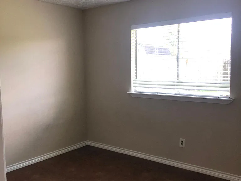2927 Helmsley Dr — Photo 24