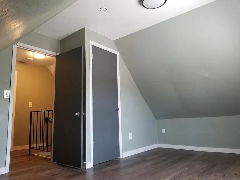 1208 W 28th St #2 — Photo 11