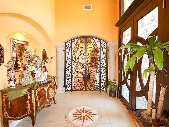 5th image of 1512 Serene Dr