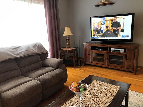 3rd image of 5815 W Lawrence Ave #1