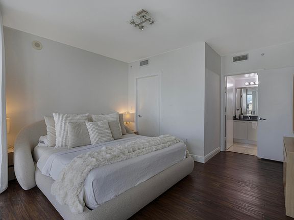 4th image of 90 SW 3rd Street #Th700a