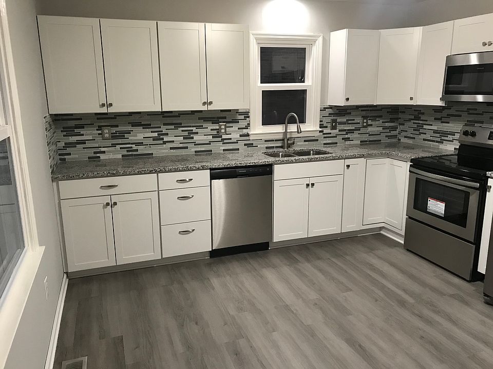 1st image of 718 Estes Dr
