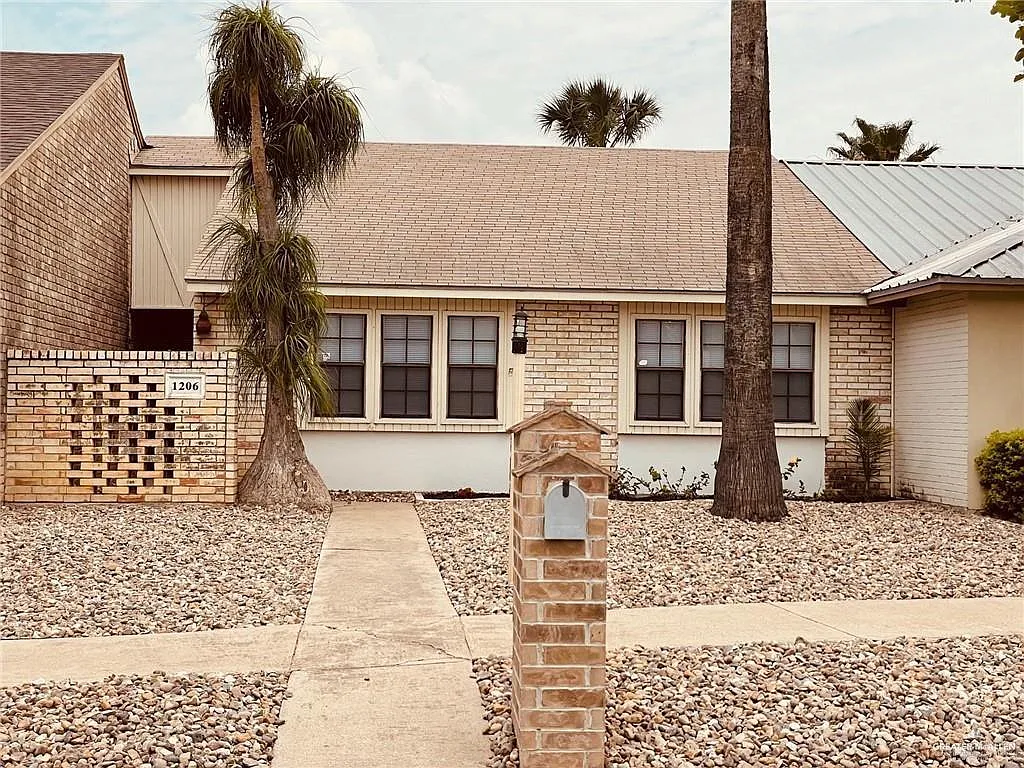 2 bed, 2.0 bath, 1544 sqft, $1,550 — Photo 1