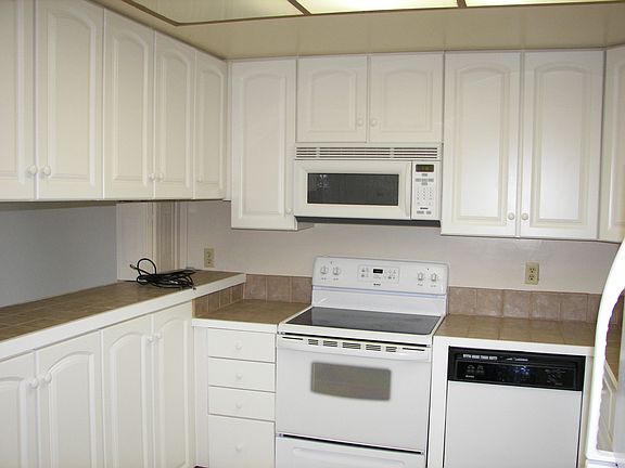 2nd image of 26 Creekridge Ct