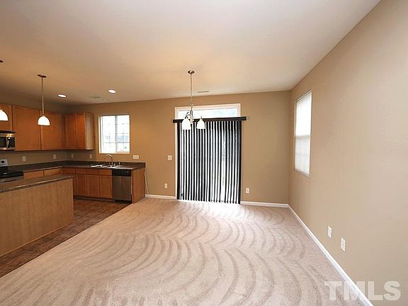 4th image of 629 Chalcedony Ct