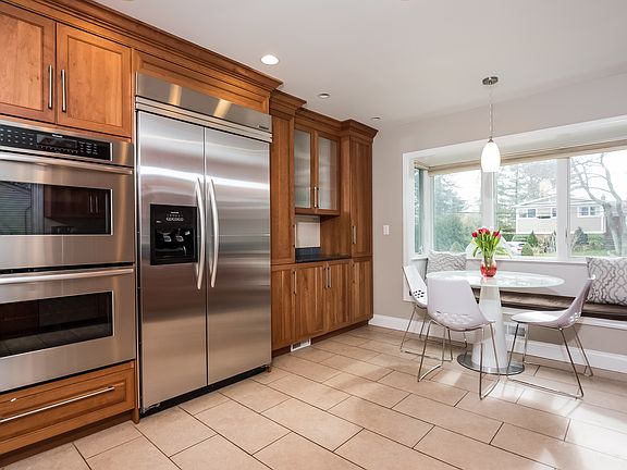 4th image of 31 Andrea Ln