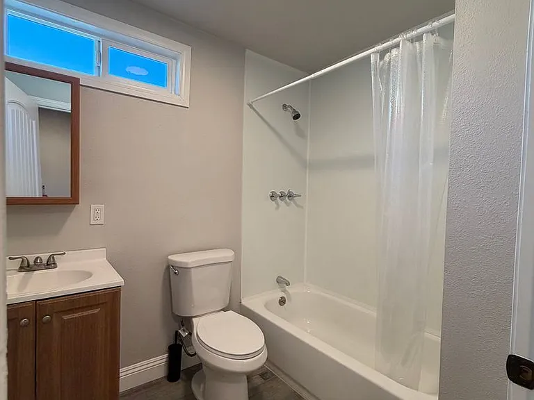 430 W Wilson Ave — Photo 10