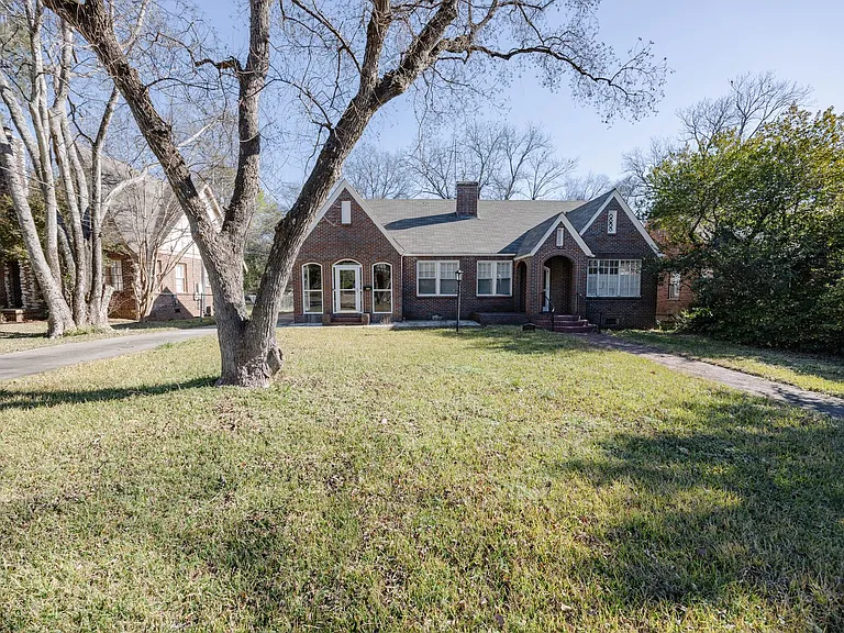 3355 Lexington Rd — Photo 1