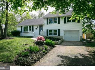 814 Parry Rd, Delran, NJ 08075