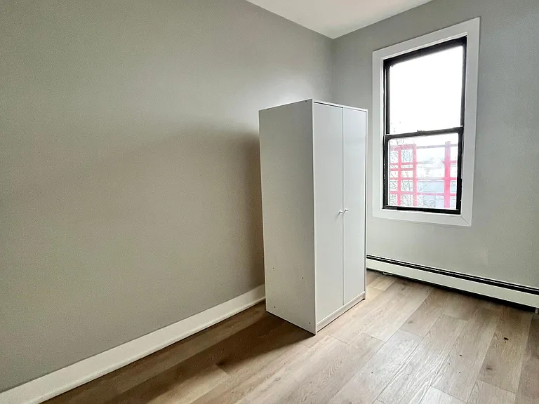 122 Randolph Ave #3R — Photo 4