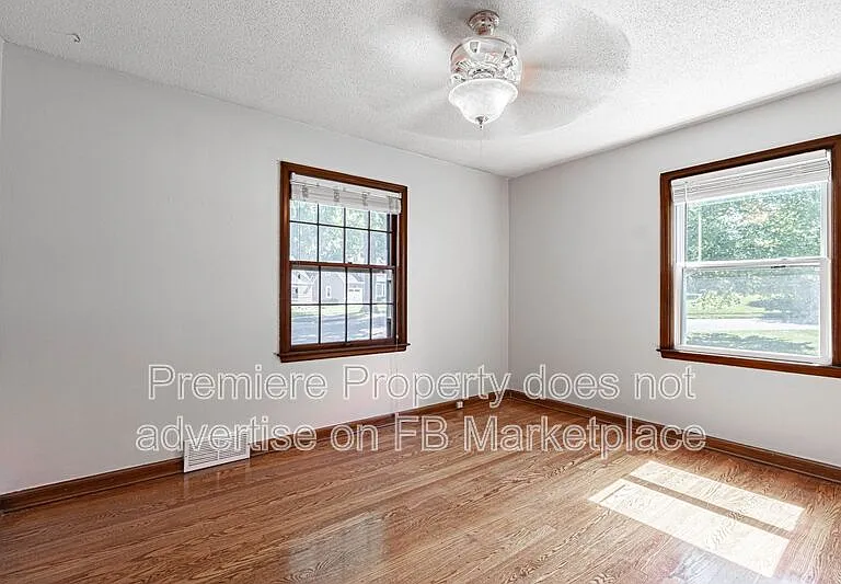 3029 W 74th St — Photo 6