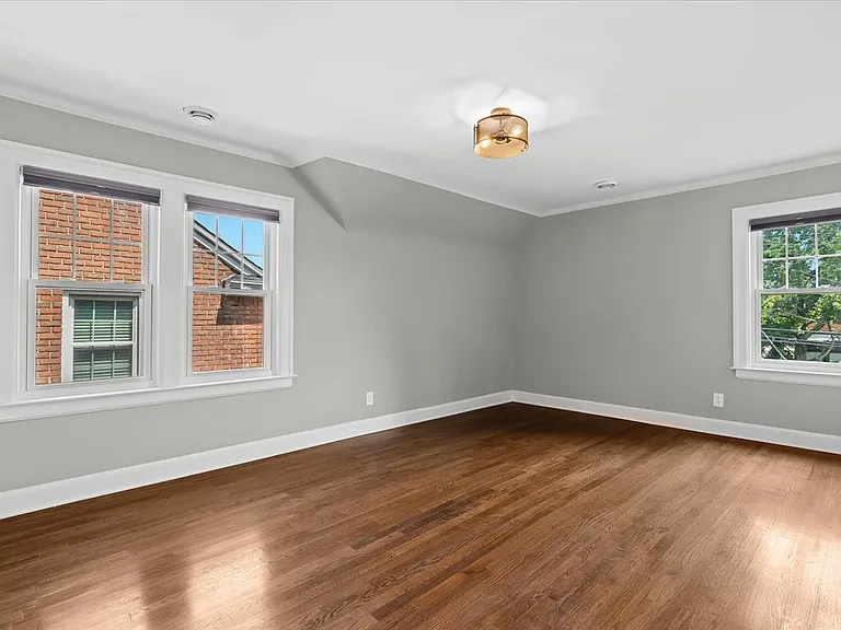 312 McKinley Ave #WHOLE HOUSE — Photo 21