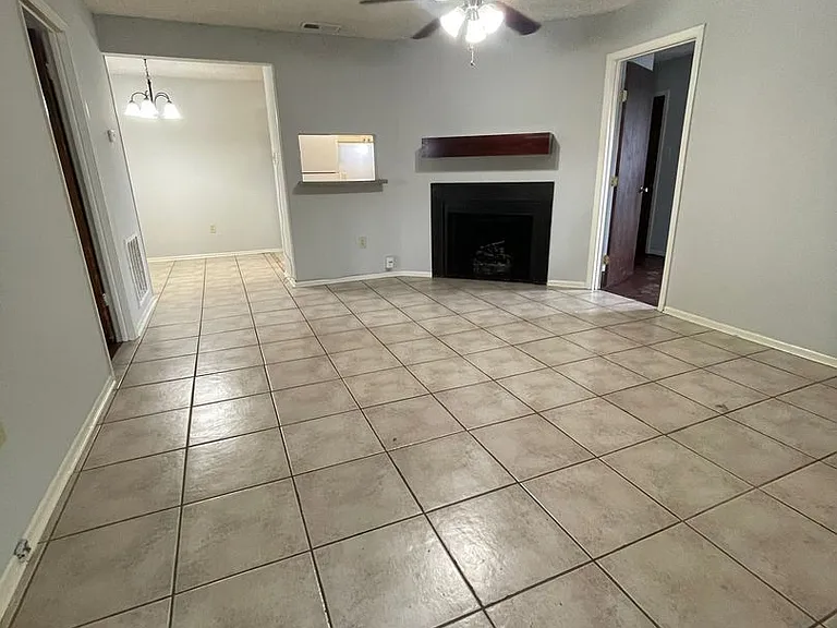 751 Hammond Manor Dr — Photo 1