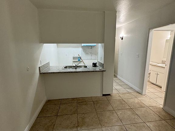 2nd image of 1101 Oleander Ave APT 19
