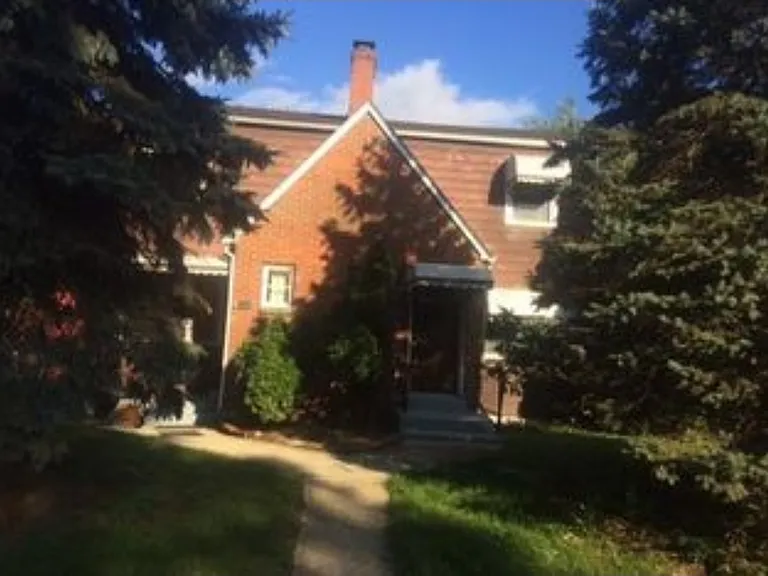 340 S Powell Ave — Photo 1