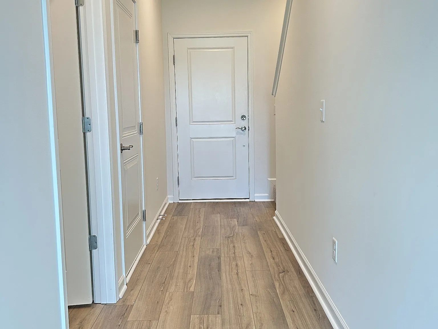 3 bed, 2.5 bath, 1967 sqft, $2,275 — Photo 3