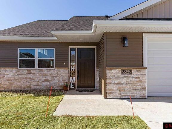 5th image of 2842 Meadowview Ln NE