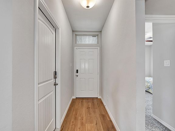 5th image of 909 Davy St