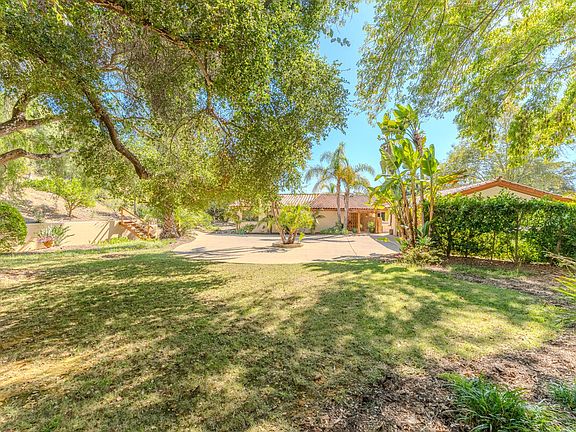 2nd image of 521 E Calle Laureles