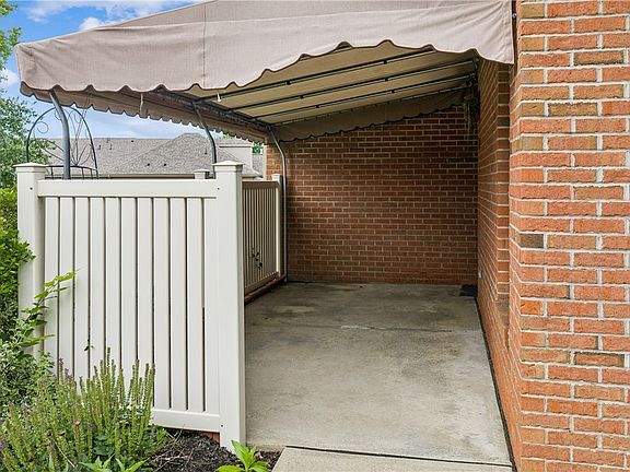 3rd image of 126 Crosswynds Dr
