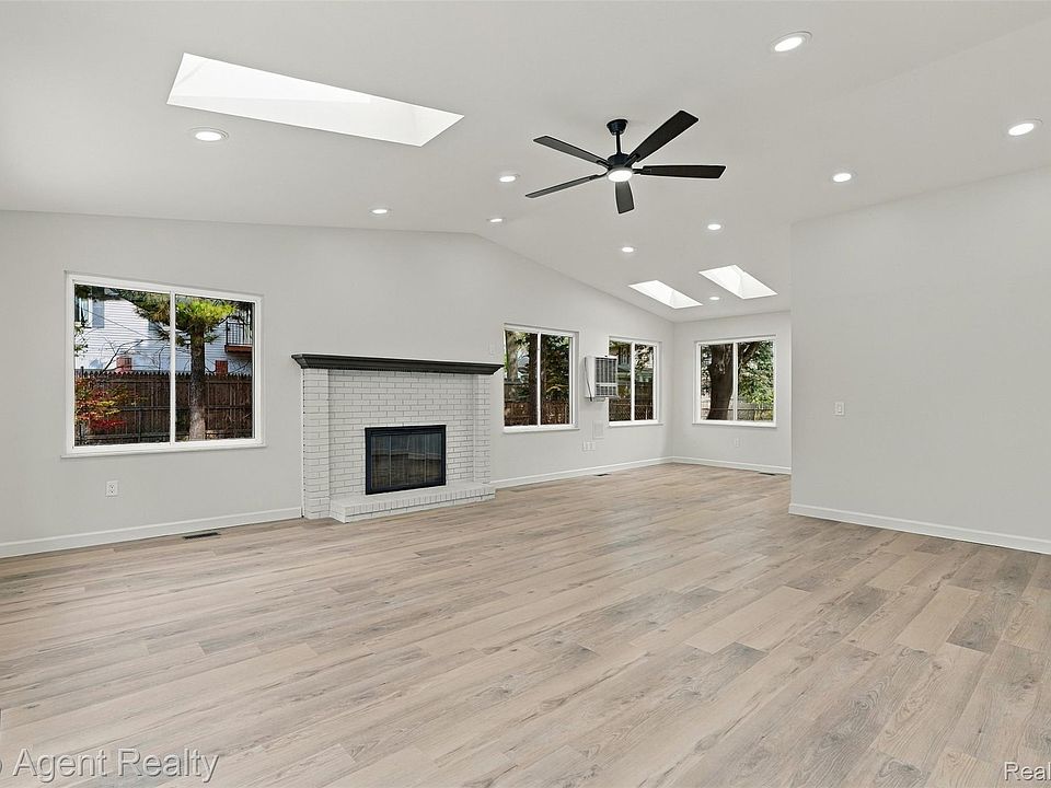 24223 Ramsgate St, photo 10