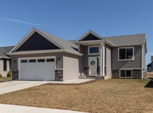 310 Sunnydale Ln SE, Rochester, MN 55904