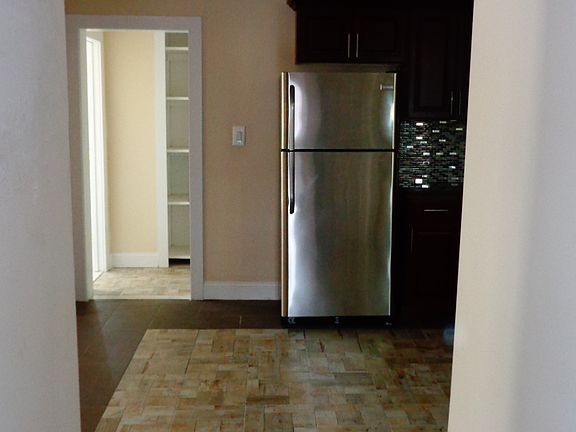 4th image of 8931 127th St