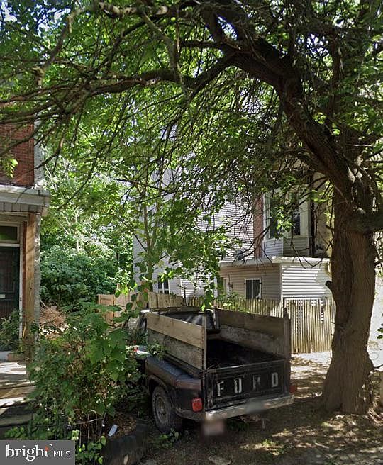 1st image of 3958 Melon St