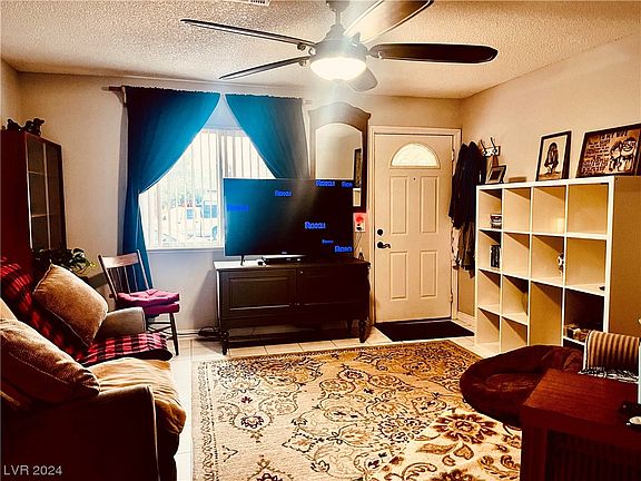 4th image of 5335 Wellesley Ave