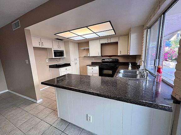 3rd image of 3948 W Glenaire Dr