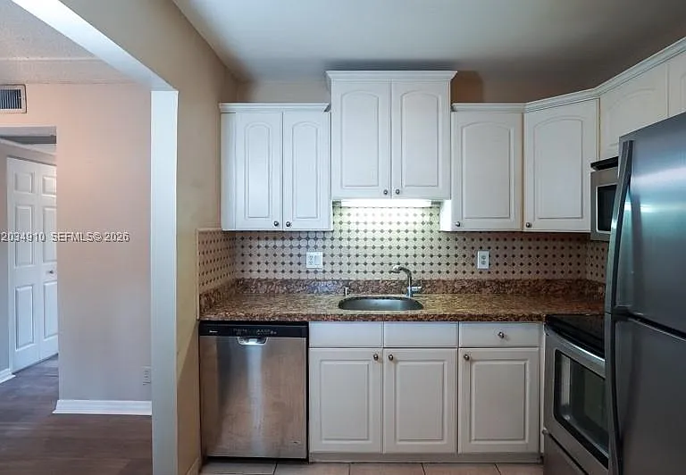 2200 Springdale Blvd #214 — Photo 12