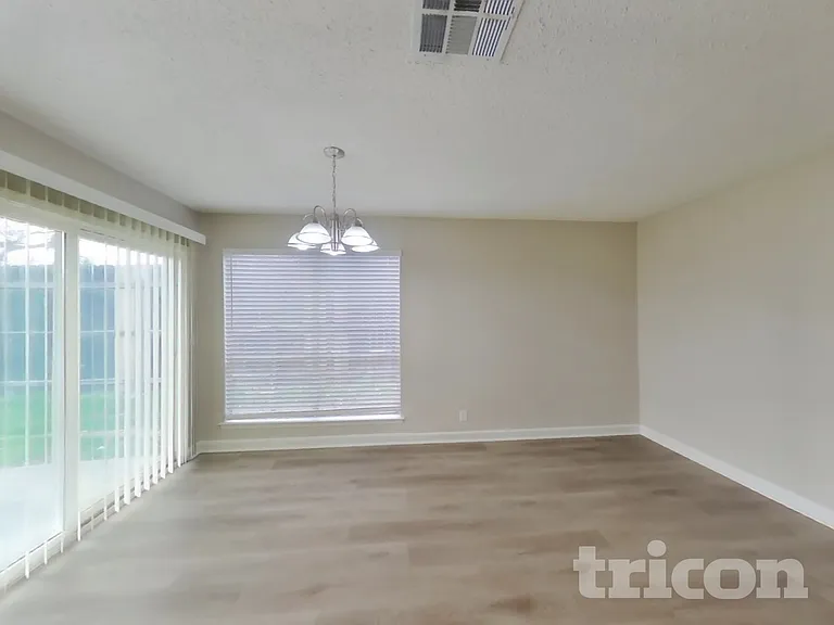 7326 Glen Trl — Photo 4