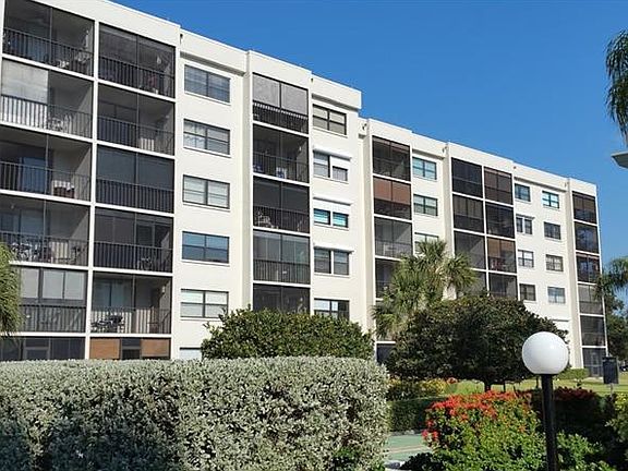 4th image of 1324 Pasadena Ave S APT 506