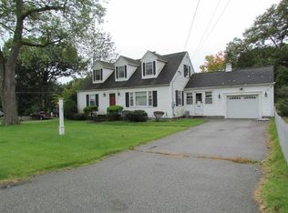 2 Stearns St, Chelmsford, MA 01824