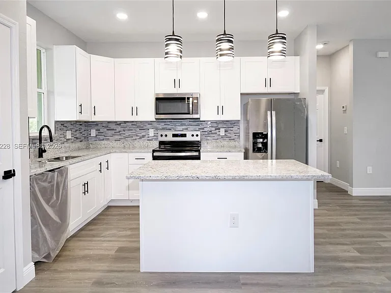 4510 Boabadilla Ave — Photo 8